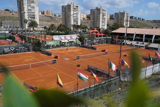 Previa sin tregua en Telde en el Rafa Nadal Tour by Santander Gran Canaria 2022/TA.